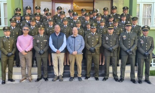 EE. UU. Y COLOMBIA CAPACITAN A LA POLICÍA BOLIVIANA EN SEGURIDAD