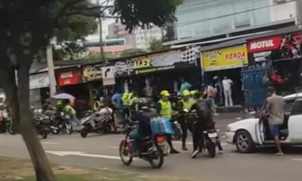 OPERATIVO POLICIAL RETIRA MOTOS DE LA AVENIDA BRASIL