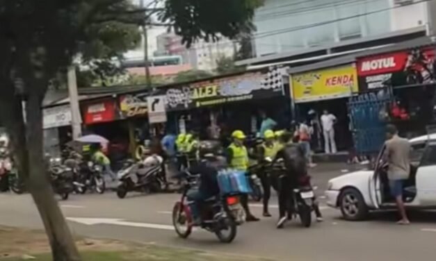 OPERATIVO POLICIAL RETIRA MOTOS DE LA AVENIDA BRASIL