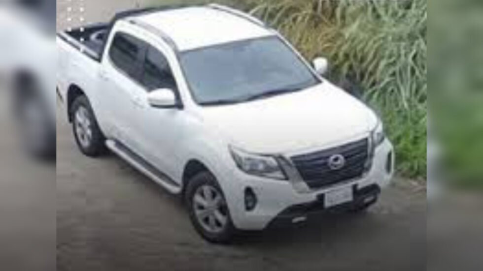 HALLAN CAMIONETA CON UNIFORMES POLICIALES VINCULADA A MARSET