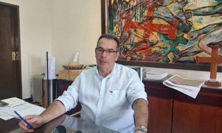 AGUILERA PIDE A CAMACHO ACLARAR SU POSICIÓN FRENTE AL BALOTAJE