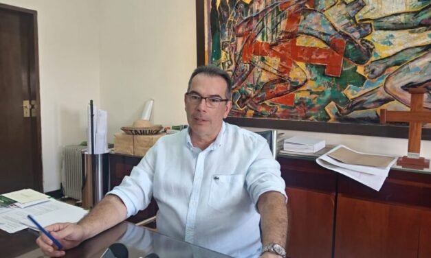 AGUILERA PIDE A CAMACHO ACLARAR SU POSICIÓN FRENTE AL BALOTAJE