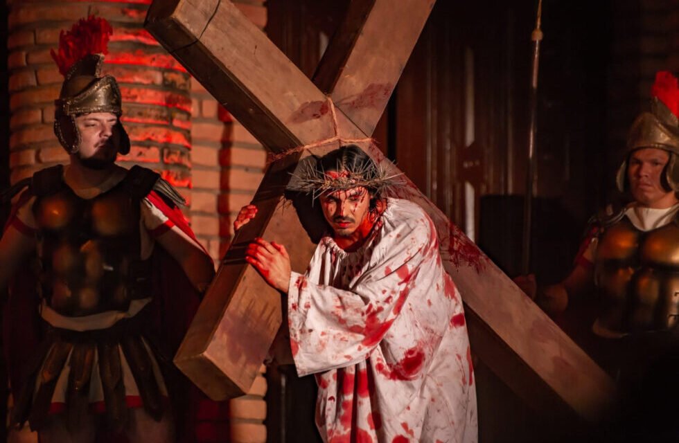 ARQUIDIÓCESIS DE SANTA CRUZ INAUGURA SEMANA SANTA CON LA OBRA “EL CALVARIO”