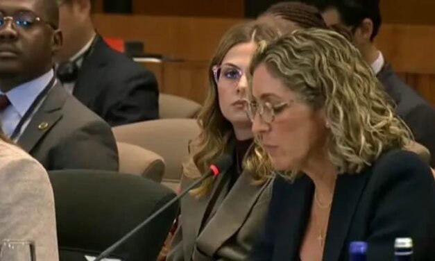 PRIMERA DAMA DE BOLIVIA PARTICIPA EN CUMBRE INTERNACIONAL SOBRE EDUCACIÓN DIGITAL EN EE.UU.