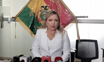 ASOSUR ADVIERTE QUE FILAS POR GASOLINA PODRÍAN PERMANECER HASTA EL MARTES