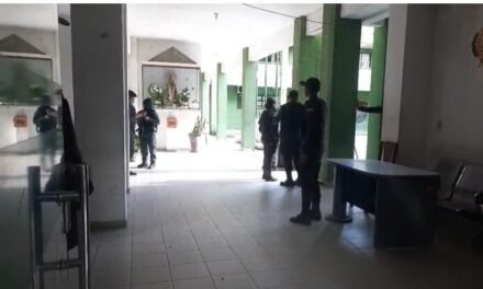 AMENAZAS DE ATENTADO OBLIGAN A REFORZAR SEGURIDAD EN EL COMANDO POLICIAL DE SANTA CRUZ