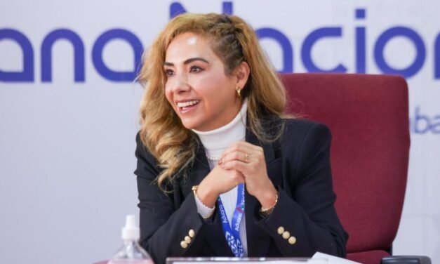 FISCALÍA ACTIVA ALERTA MIGRATORIA CONTRA EXJEFA DE LA ADUANA KARINA SERRUDO