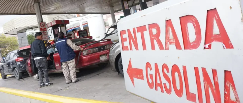 EMPRESARIOS DE LA PAZ RESPALDAN A ASOSUR Y RECHAZAN PRECINTADO DE ESTACIONES DE SERVICIO