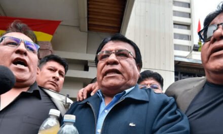 LA PAZ: TRANSPORTE VA AL PARO POR FALTA DE RESARCIMIENTO POR COMBUSTIBLES