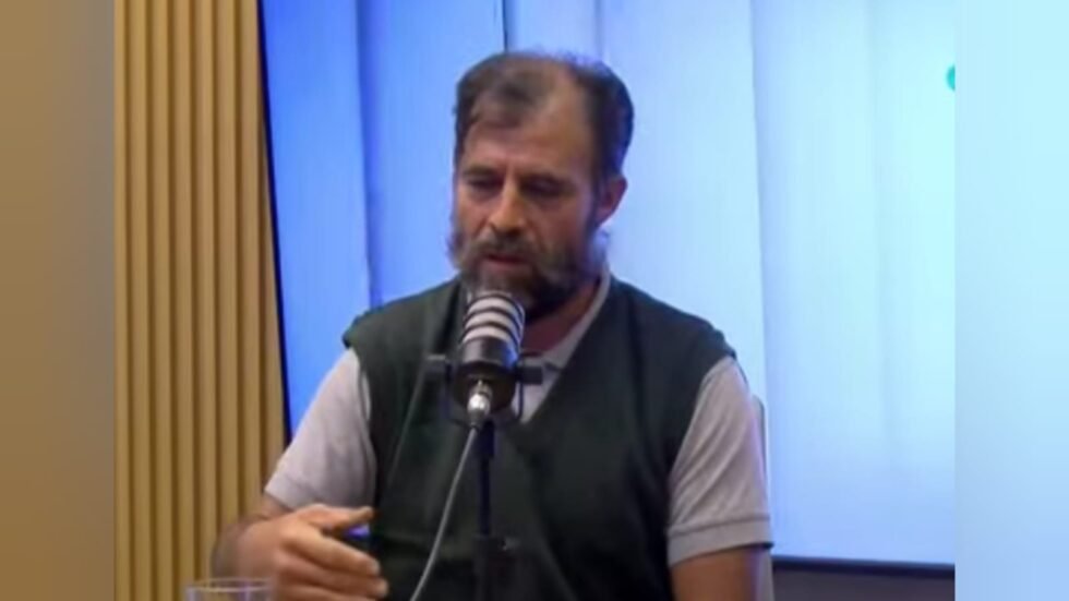 ELMER LIZARAZU: “ME EXPULSARON POR SER UN DIRIGENTE CONTESTATARIO”