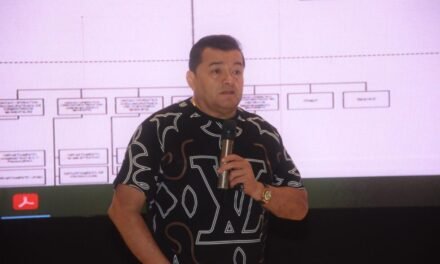 JHONNY FERNÁNDEZ ASEGURA ENTREGA DE INFORMACIÓN NOTARIADA AL ALCALDE ENTRANTE