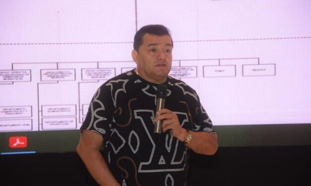 JHONNY FERNÁNDEZ ASEGURA ENTREGA DE INFORMACIÓN NOTARIADA AL ALCALDE ENTRANTE