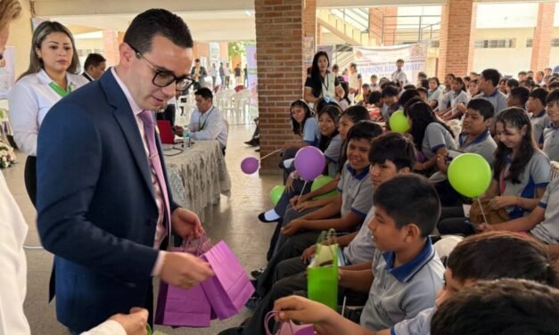 FISCAL DEPARTAMENTAL SOCIALIZA LA LEY N° 1636 A MÁS DE 300 ESTUDIANTES EN EL PLAN TRES MIL