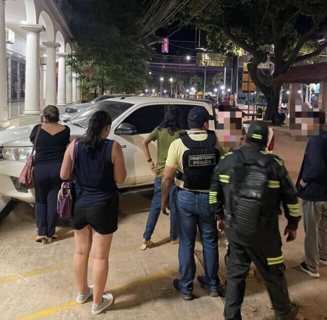 FISCALÍA APREHENDE EN EL BENI A TRES PERSONAS POR VENTA ILEGAL DE PERMISOS DE CIRCULACIÓN