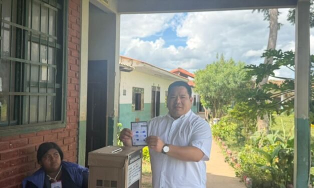 FISCAL GENERAL DEL ESTADO EJERCE SU VOTO EN SANTA CRUZ Y DESPLIEGA FISCALES EN LA SEGUNDA VUELTA SUBNACIONAL