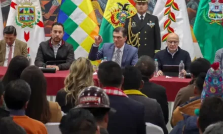 GOBIERNO PLANTEA NUEVO MODELO EDUCATIVO CON PARTICIPACIÓN REGIONAL EN LA ENSEÑANZA