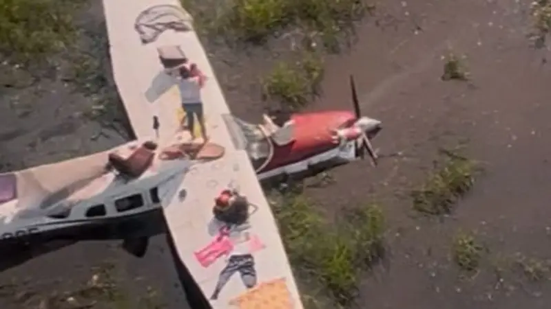 BENI: AVIONETA CAE EN ZONA PANTANOSA Y OCUPANTES SALEN ILESOS