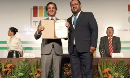 CON CREDENCIAL EN MANO, SAAVEDRA PROMETE RENOVACIÓN EN EL MUNICIPIO