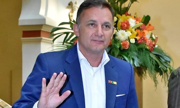 EXMINISTRO LÓPEZ ANUNCIA SU RETORNO A BOLIVIA EN MEDIO DE PROCESOS JUDICIALES