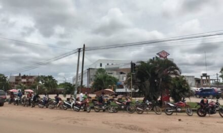 CRISIS DE COMBUSTIBLE EN TRINIDAD GENERA FILAS Y RECLAMOS POR CALIDAD DEL CARBURANTE