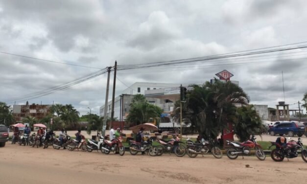 CRISIS DE COMBUSTIBLE EN TRINIDAD GENERA FILAS Y RECLAMOS POR CALIDAD DEL CARBURANTE