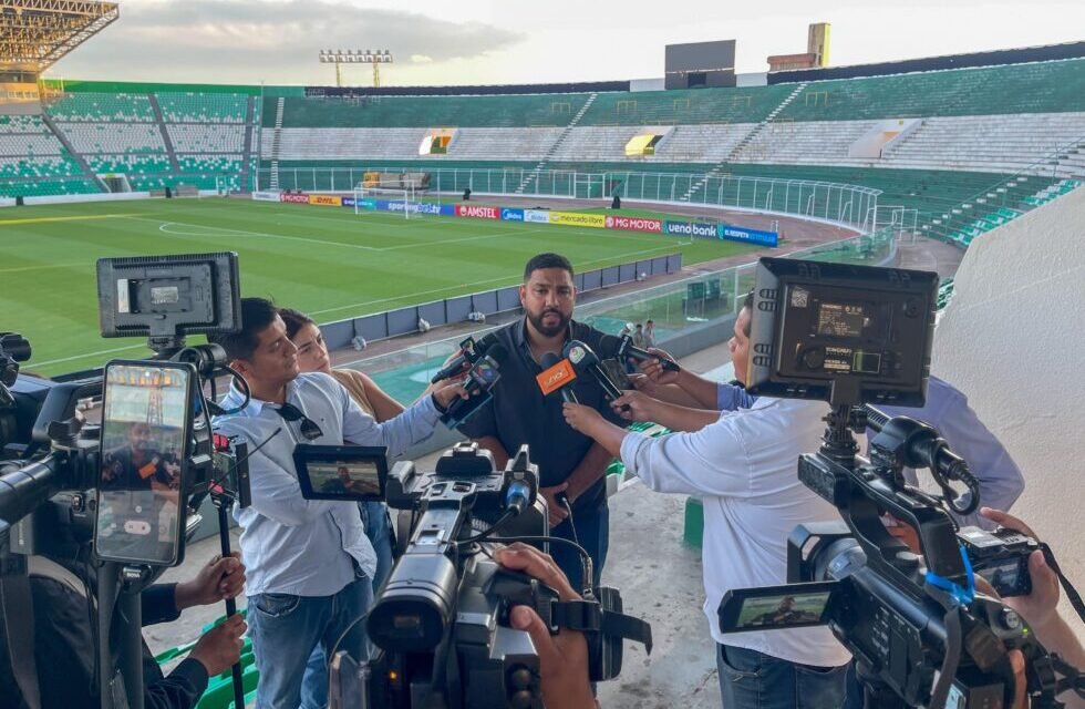 ILUMINACION LISTAS EN EL TAHUICHI PARA EL PARTIDO DE BLOOMING Y RIVER