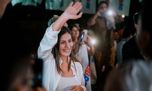 MARÍA RENÉ ÁLVAREZ ASUME LA PRESIDENCIA DE LA ALD CRUCEÑA PARA 2026–2027
