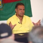 REVILLA NO DESCARTA SEGUNDA VUELTA Y CRITICA “TAXIPARTIDOS” EN LA PAZ