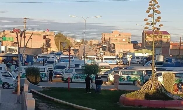 PARO EN ORURO POR “GASOLINA BASURA” PARALIZA RUTAS Y AFECTA VARIAS CIUDADES