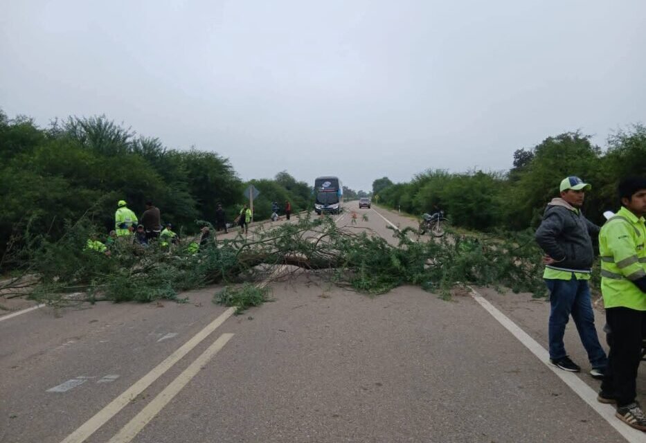 SE LEVANTA BLOQUEO EN IBIBOBO Y REABRE RUTA HACIA PARAGUAY