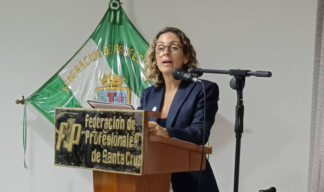 MARÍA ELENA URQUIDI LLAMA A FORTALECER EL LIDERAZGO FEMENINO EN LA VIDA CÍVICA