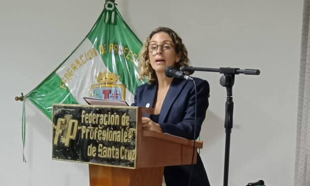 MARÍA ELENA URQUIDI LLAMA A FORTALECER EL LIDERAZGO FEMENINO EN LA VIDA CÍVICA