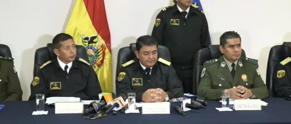 ARMADA RECUPERA ARMAMENTO ROBADO Y APREHENDE A SEIS IMPLICADOS
