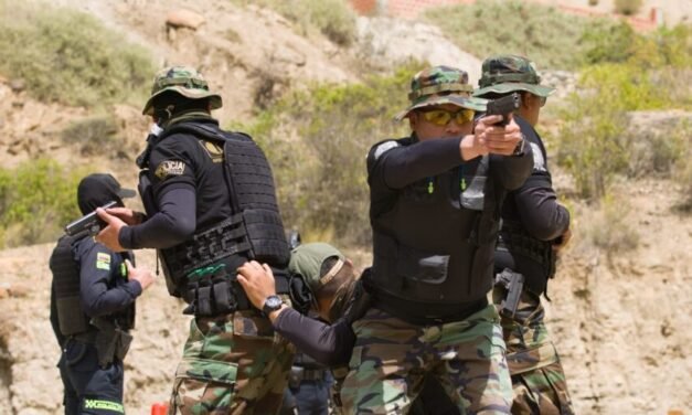 COOPERACIÓN ENTRE BOLIVIA, EE.UU. Y COLOMBIA FORTALECE CAPACITACIÓN POLICIAL