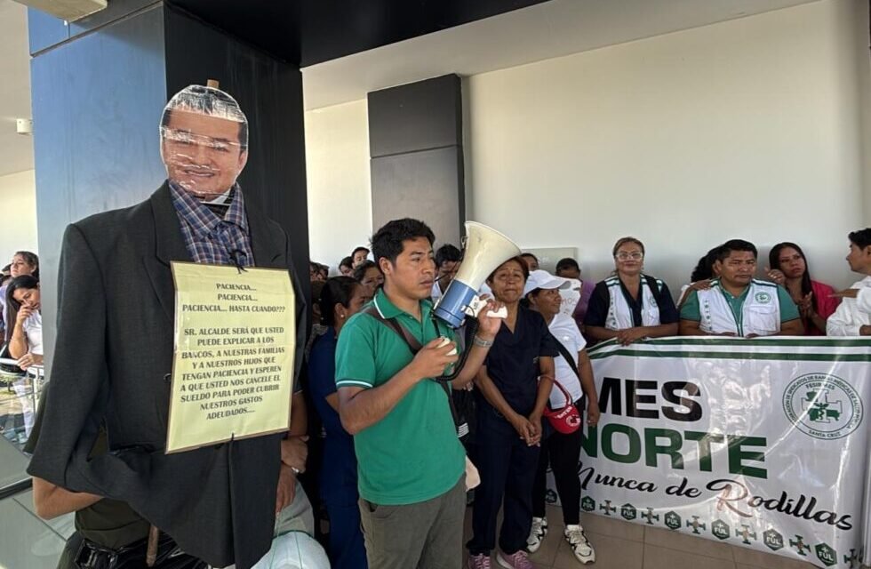 SECTOR SALUD PROTESTA POR SUELDOS IMPAGOS Y EXIGE RESPUESTAS AL GOBIERNO MUNICIPAL