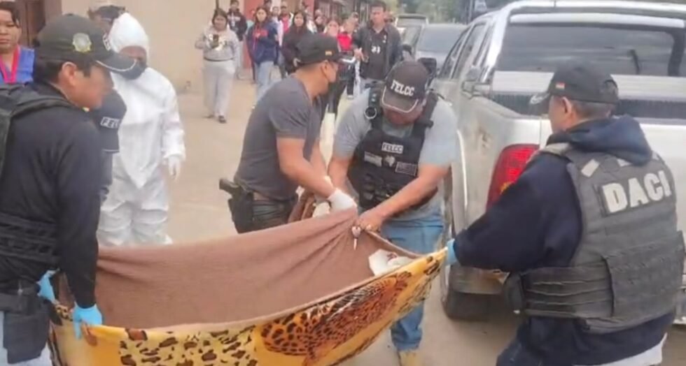 PARRICIDIO EN MONTERO: JOVEN APUÑALA A SU PADRE Y SIMULA UN ROBO