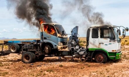 ORURO: ADUANA NACIONAL REFUERZA CONTROLES Y DESTRUYE MOTORIZADO COMISADO