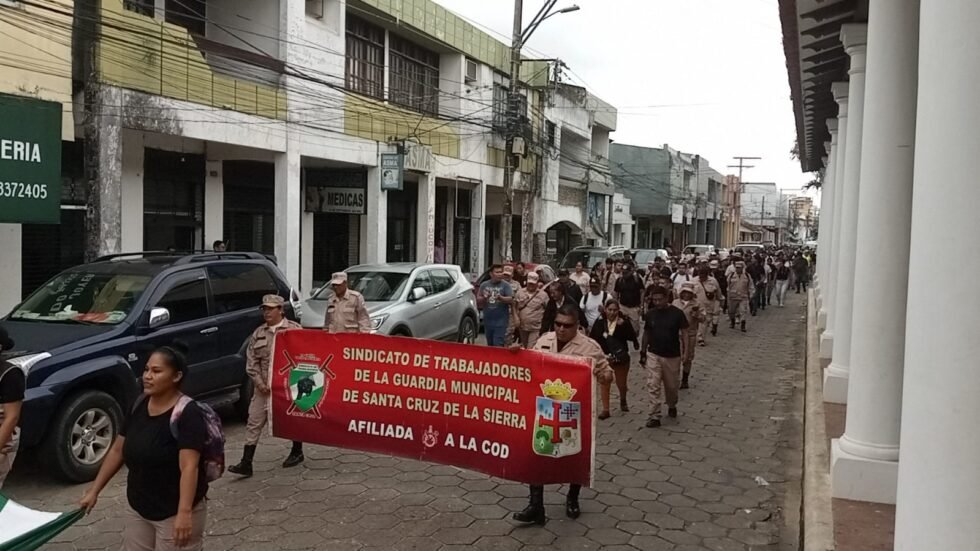 GENDARMES MUNICIPALES INICIARON PARO DE 48 HORAS