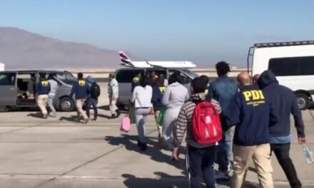 INTERPOL IDENTIFICA A BUSCADO POR ESTAFA ENTRE BOLIVIANOS DEPORTADOS DESDE CHILE