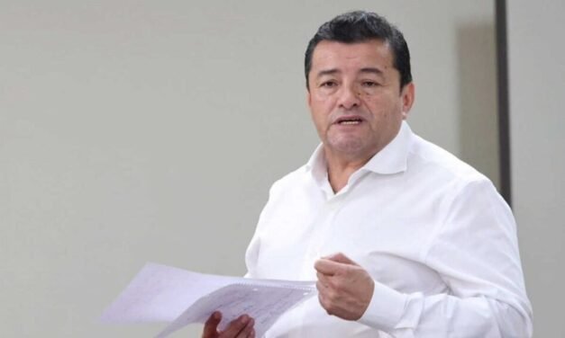 ORDENAN APREHENSIÓN DE JHONNY FERNÁNDEZ POR DEUDA LABORAL