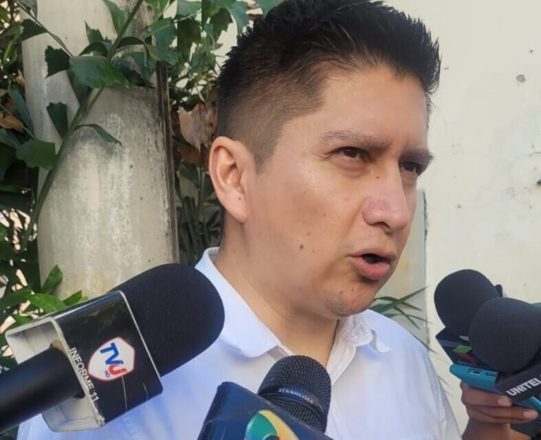 MEDRANO DENUNCIA TRABAS EN TRANSICIÓN Y PIDE TRANSPARENCIA A JHONNY FERNÁNDEZ