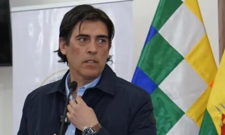 GOBIERNO APUNTA A FALLA EN CABINA TRAS PÉRDIDA DE CONTACTO DEL AVIÓN