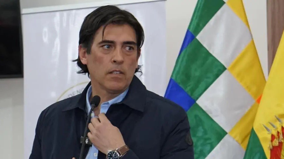 GOBIERNO APUNTA A FALLA EN CABINA TRAS PÉRDIDA DE CONTACTO DEL AVIÓN