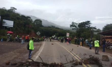 SECTORES DE LOS VALLES CRUCEÑOS AMENAZAN CON BLOQUEAR RUTAS DESDE ESTE LUNES