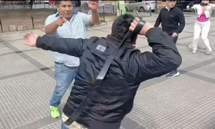REYNALDO EZEQUIEL FUE CHICOTEADO EN PLENA PLAZA 24 DE SEPTIEMBRE