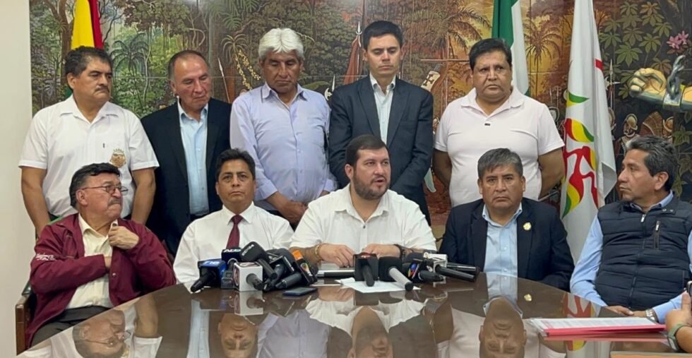 MOVIMIENTO CÍVICO NACIONAL EXIGE ESTADO DE EXCEPCIÓN Y LA APREHENSIÓN DE EVO MORALES