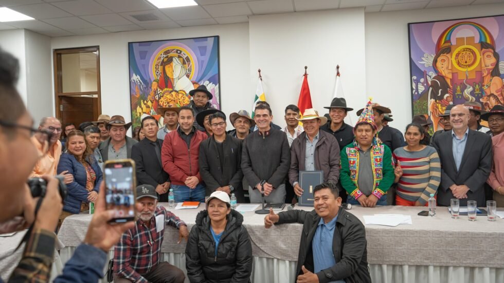 GOBIERNO Y CAMPESINOS ACUERDAN GESTIONAR LA ABROGACIÓN DE LA LEY 1720