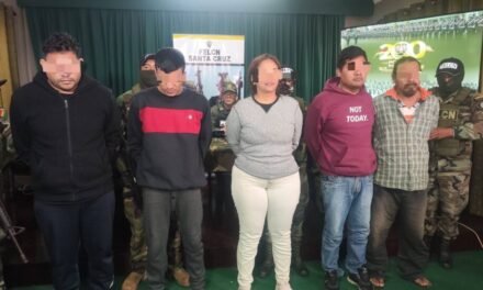 POLICÍA PRESENTA A CINCO APREHENDIDOS TRAS OPERATIVO EN JOROCHITO