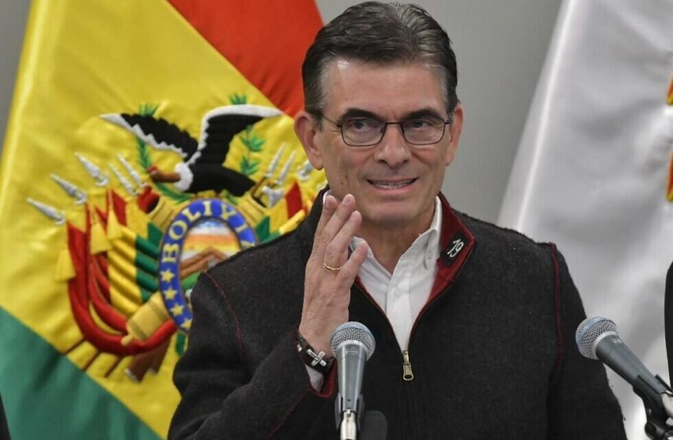 PAZ RECHAZA “INJERENCIA” DE COLOMBIA Y DEFIENDE MEDIDA DIPLOMÁTICA