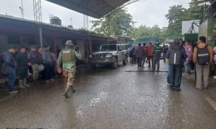 COCALEROS RETIRAN A EFECTIVOS DE UMOPAR EN RETÉN DE VILLA TUNARI